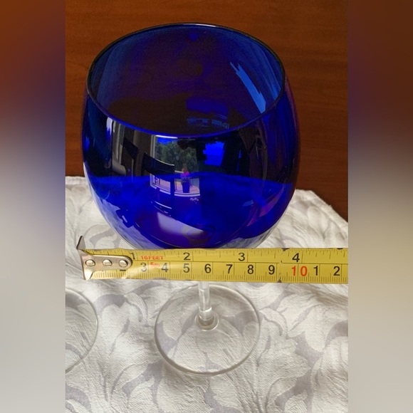 Cobalt blue color 9” tall wine glasses set of two glasses - Picture 5 of 8
